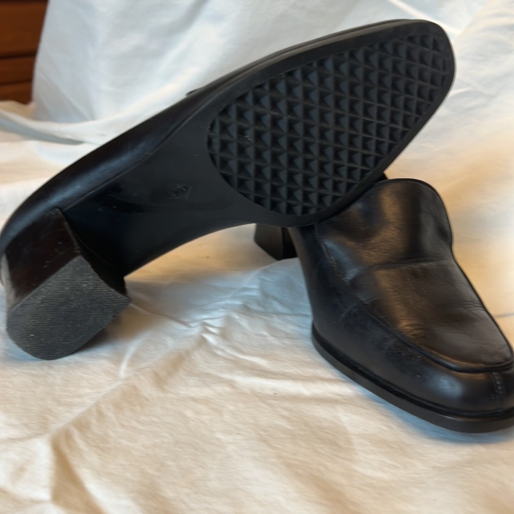 Shoes - Picture 3 of 4